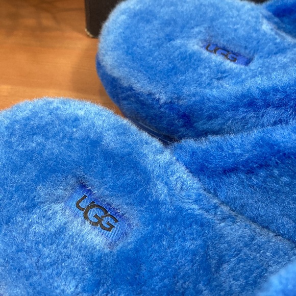 UGG Men's Fluff You Sheepskin Slippers - Picture 4 of 10